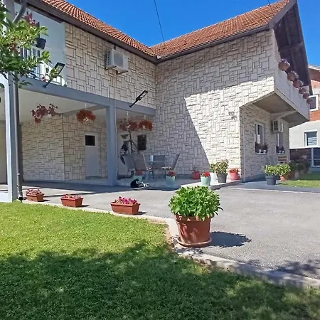 Amna - Ilidza Villa Doglodi